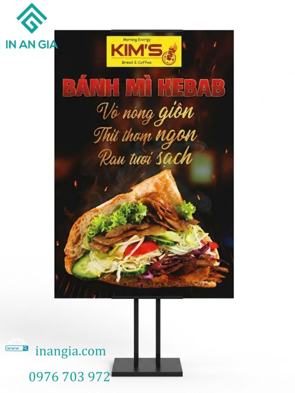 Standee chân đế sắt vuông gắn tấm formex trưng bày